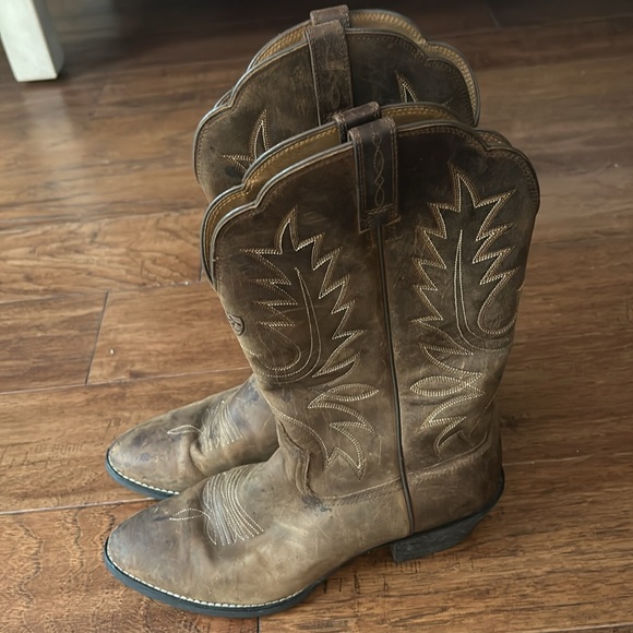 ARIAT Cowboy Boots - Picture 3 of 6